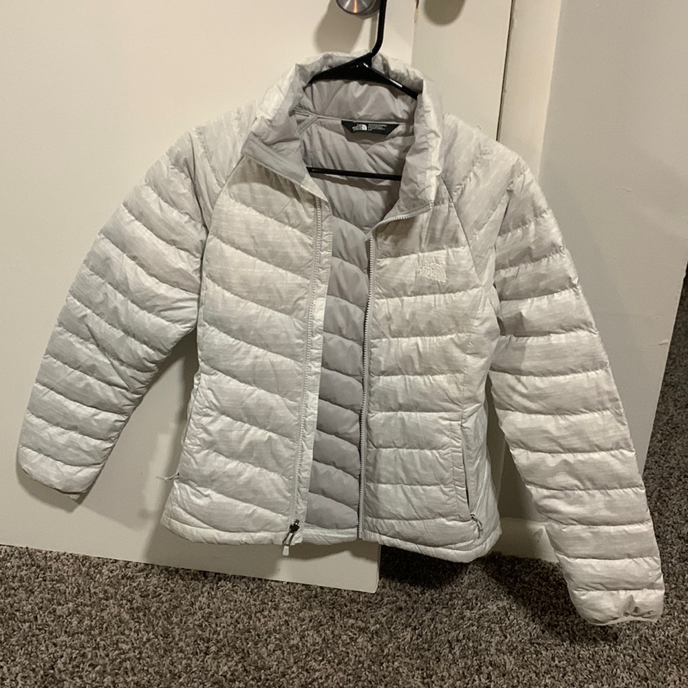 Women’s North Face White Puffer Size Small